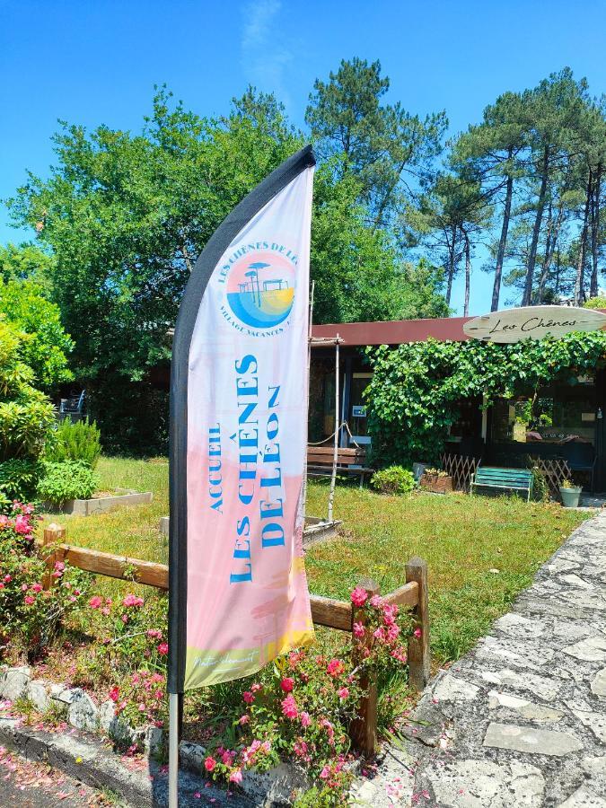 Village Vacances Les Chenes De Leon Exterior photo